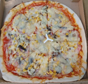 Sonka-gomba-kukorica pizza