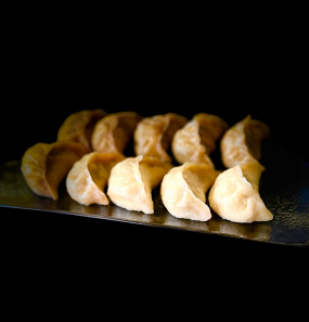 ASSORTIMENT GRILLÉ  GYOZA  BOEUF & LEGUMES