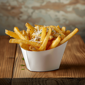 Cartofi prăjiți cu parmezan și usturoi / Szalmakrumpli parmezánnal és fokhagymáva