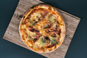 Pizza Speck-Gorgonzola