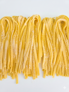 TAGLIATELLE Z KURCZAKIEM SOUS VIDE