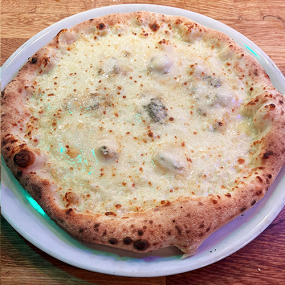 Pizza Quatro Formaggi (vegetarisch)