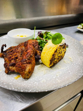 Pastramă la grătar cu mujdei și mămăliguță 500 gr