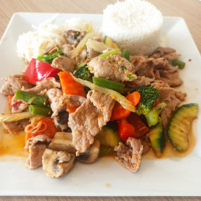 Wieprzowina z trawą cytrynową na ostro