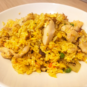 Ryż smażony z kurczakiem