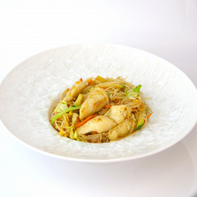 P14. SPAGHETTI DI RISO CON POLLO