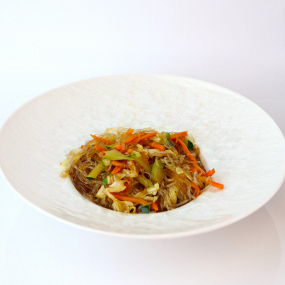 P15. SPAGHETTI DI SOIA CON VERDURE