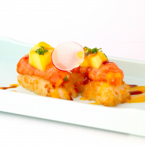 X12. SALMONE CRISPY RICE