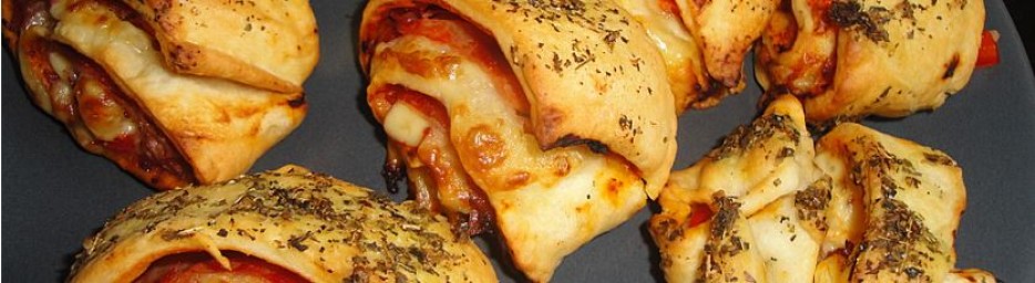 GEFÜLLTE PIZZABRÖTCHEN