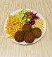 25. FALAFEL TALÍŘ S HRANOLKY (cizrnové karbanátky, ledový salát, zelí,rajčata,okurky,paprika,cibule,dresing s hranolky) 