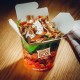 44. DÖNER BOX S RÝŽÍ (kebab maso,ledový salát,okurky,rajčata,paprika,cibule,zelí,rýže,dresing)