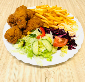 49. VELKÝ TALÍŘ HOT WINGS (5ks Obalovaná kuřecí křidélka,salat,hranolky,dresing)