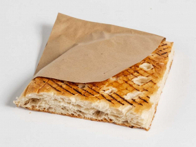 34. SYROVÝ TOAST ( zapečeny turecký chléb s sýrem a dresingem)