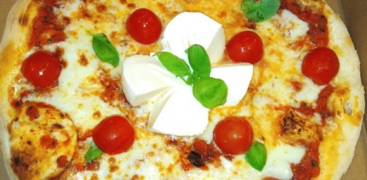 Pizza Tradizionale - Traditionelle Pizza