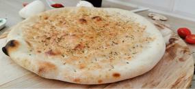 PIZZA CHLEBÍK S ROZMARÍNOM A CESNAKOM