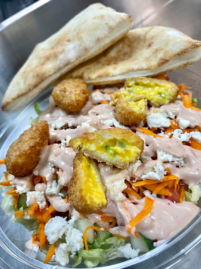 Americký šalát so syrovými kúskami CHEDDAR JALAPEŇOS (klasické)  