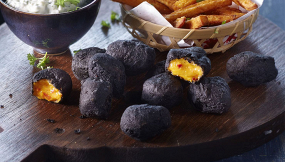 Cheddar čierne ´´uhlie´´ syrové kúsky s jalapeňos