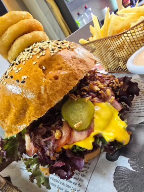 BURGER CLASSIC s hovädzím mäsom 