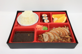 B2-VOŇAVÁ A KŘEHKÁ KACHNA S OMÁČKOU