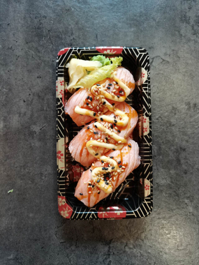SUSHI SALMONE SCOTTATO S