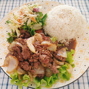 Bento bœuf aux oignons