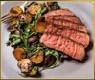 TAGLIATA DI MANZO CON VERDURE GRIGLIATE