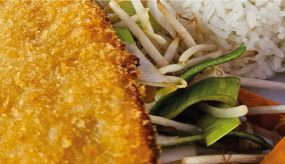 72 - knuspriges Hähnchen, Sojasprossen & Erdnusssauce