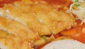 75 - panierte Hühnerfleisch mit Gemüse & süß-sauer-Sauce