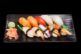 D13S. Nigiri set 