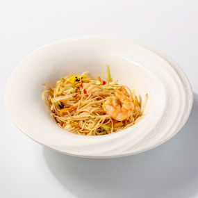 744. Spaghetti di riso con frutti di mare*