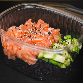  7. TARTARE DI SALMONE, AVOCADO, RISO NERO