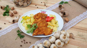 120g/200g  Vyprážaný rezeň, varené zemiaky