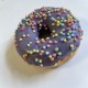 Čučoriedkový donut s náplňou 70g