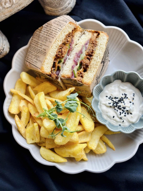 PULLED PORK SANDWICH 