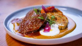 Szarvassült vadas mártással, házi szalvétagombóc / 1, 3, 7, 10, 15