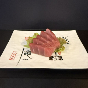 32 SASHIMI TONNO