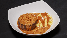 120g Lávová tortička s lotus krémom a vanilkovou zmrzlinou