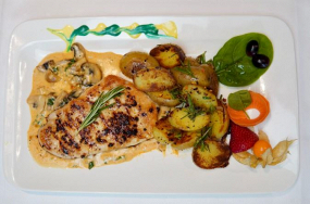 Filetto del Pollo Con Funghi ( Geflügel )