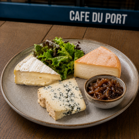 Trio de fromages normands, chutney d'oignons 