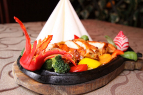 Kurczak na gorącym półmisku  300 g