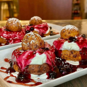  Papanași cu dulceață