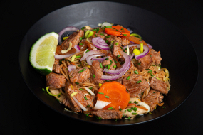 NOUILLE SAUTÉES BOEUF AUX OIGNONS