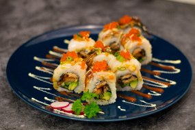 79.Smoke Eel Salmon Skin Roll