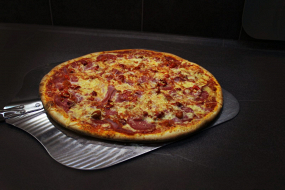 10. Pizza Michaella (1,7) 1000g 🌶️🌶️