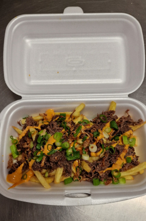 Hovädzie trhané mäsko s hranolkami