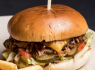 BRAVČOVÝ BURGER „PULLED PORK“