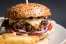 HOVÄDZÍ BURGER „PULLED BEEF“