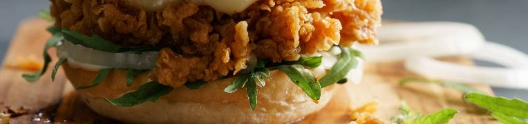 CRISPY CHICKEN BURGER