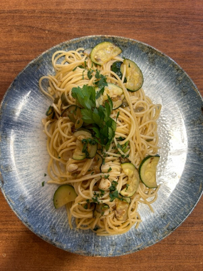 350 g Špagety Aglio e olio peperoncini s cuketou