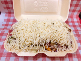 Közepes gyrostál csirke vagy borjús hasábbal / sajtos